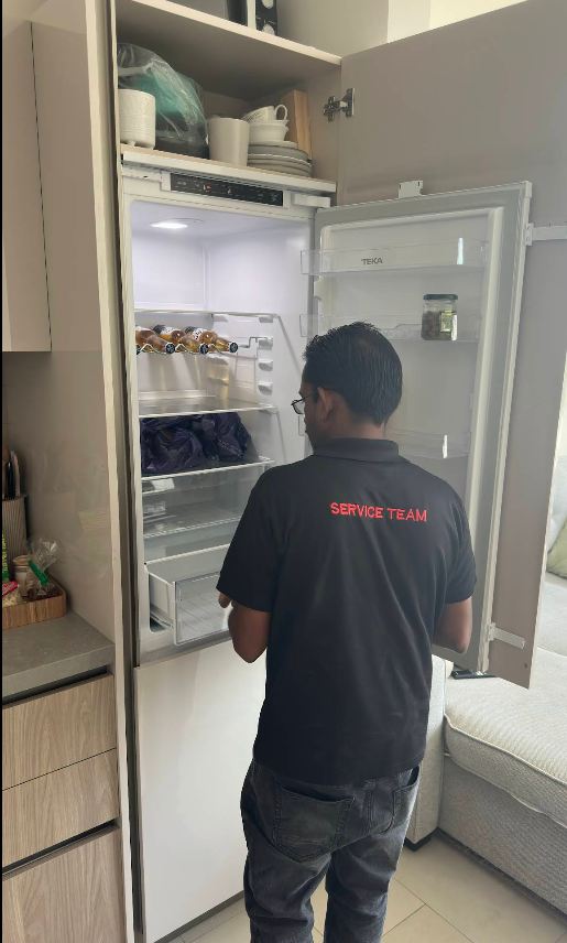 Refrigerator repair team working in Abu Dhabi
